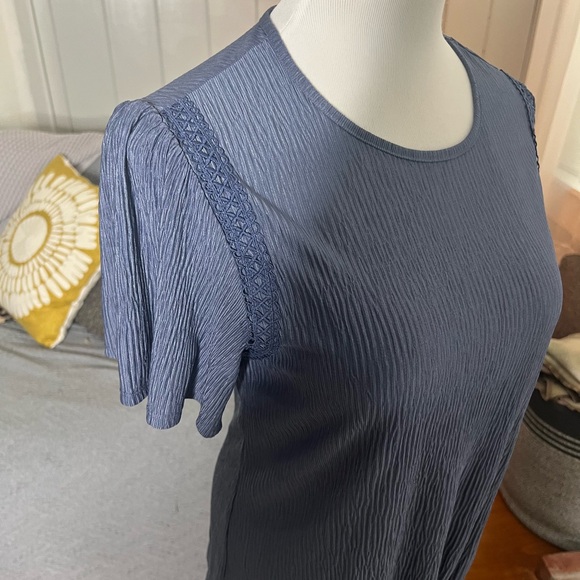 Como Blu lace tie front blouse - Picture 2 of 6